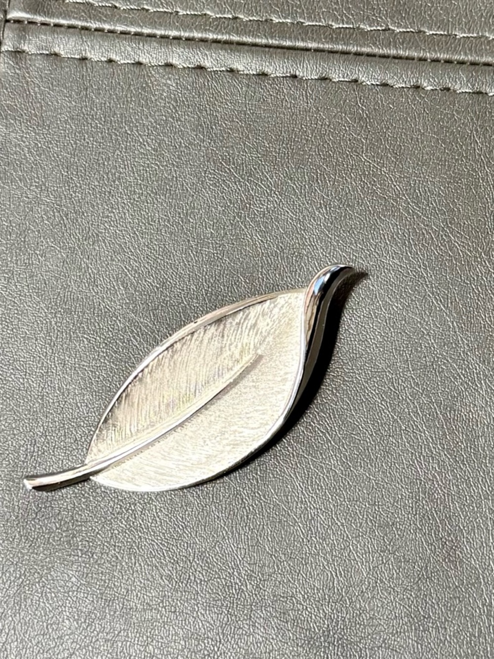 Vintage Trifarí Silver Tone Leaf Brooch/Pin - Sleek Minimalist Design